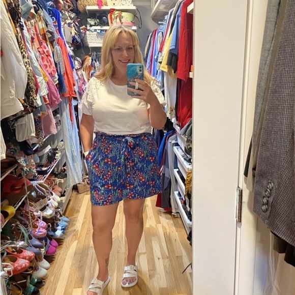 Lularoe Ella floral paper bag waist shorts M Patriotic 4th of July 🇺🇸🇺🇸 - Picture 1 of 3